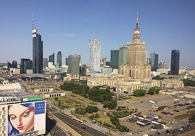 Una de las imágenes más típicas de Varsovia, con el Palacio de la Cultura y la Ciencia como protagonista junto a rascacielos como el Złota 44.