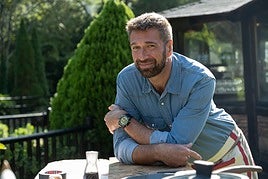 El cocinero Julius Bienert invita a conocer Euskadi recorriendo caseríos que se han convertido en restaurantes de prestigio.