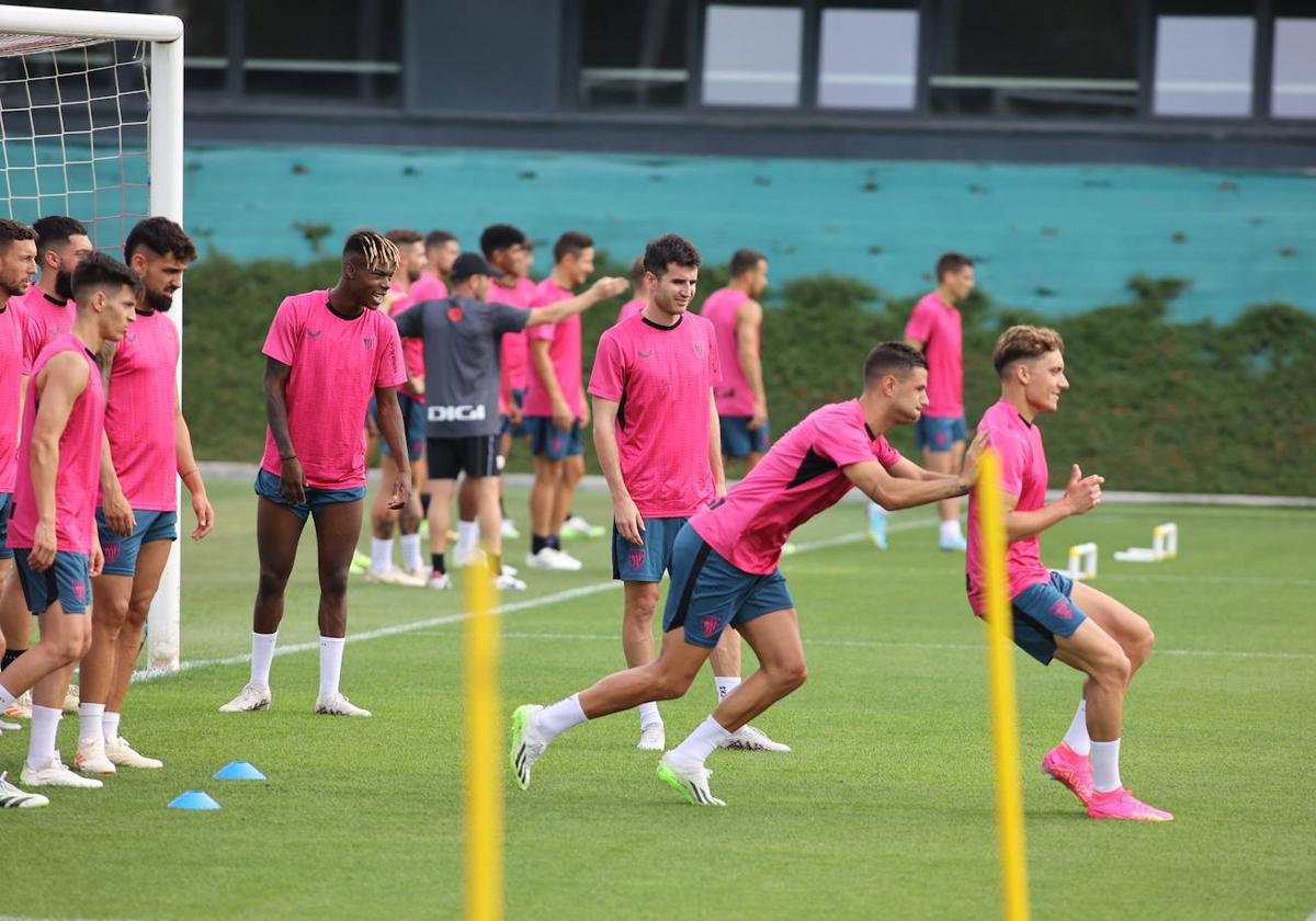 El equipo se ha entrenado este miércoles con el público en las gradas.