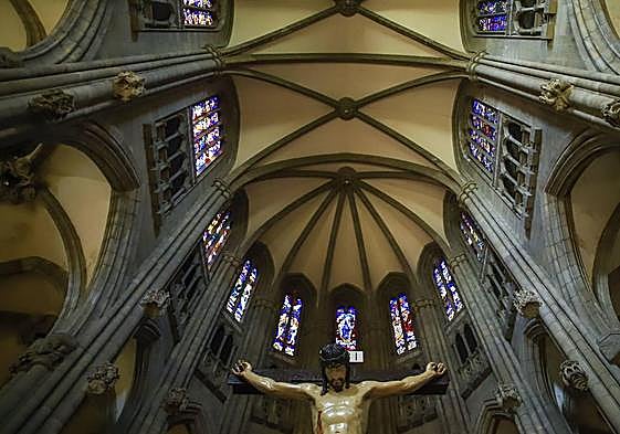 Vidrieras en la Catedral de María Inmaculada.