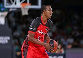 Renfroe jugó la pasada temporada en el Granada.