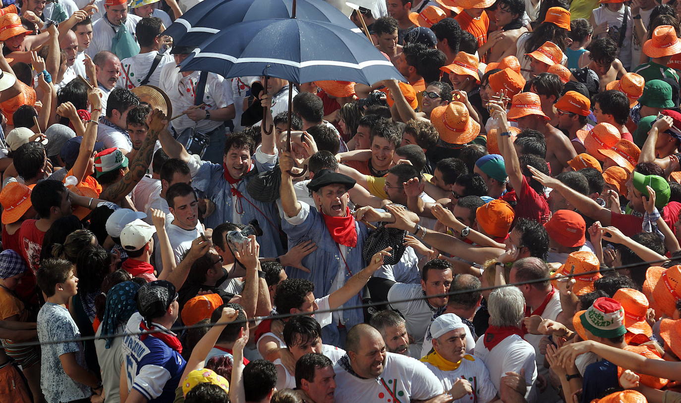 Ortiz de Urbina e Iñaki Landa salieron juntos en 2007 y, por primera vez, escoltados por blusas.