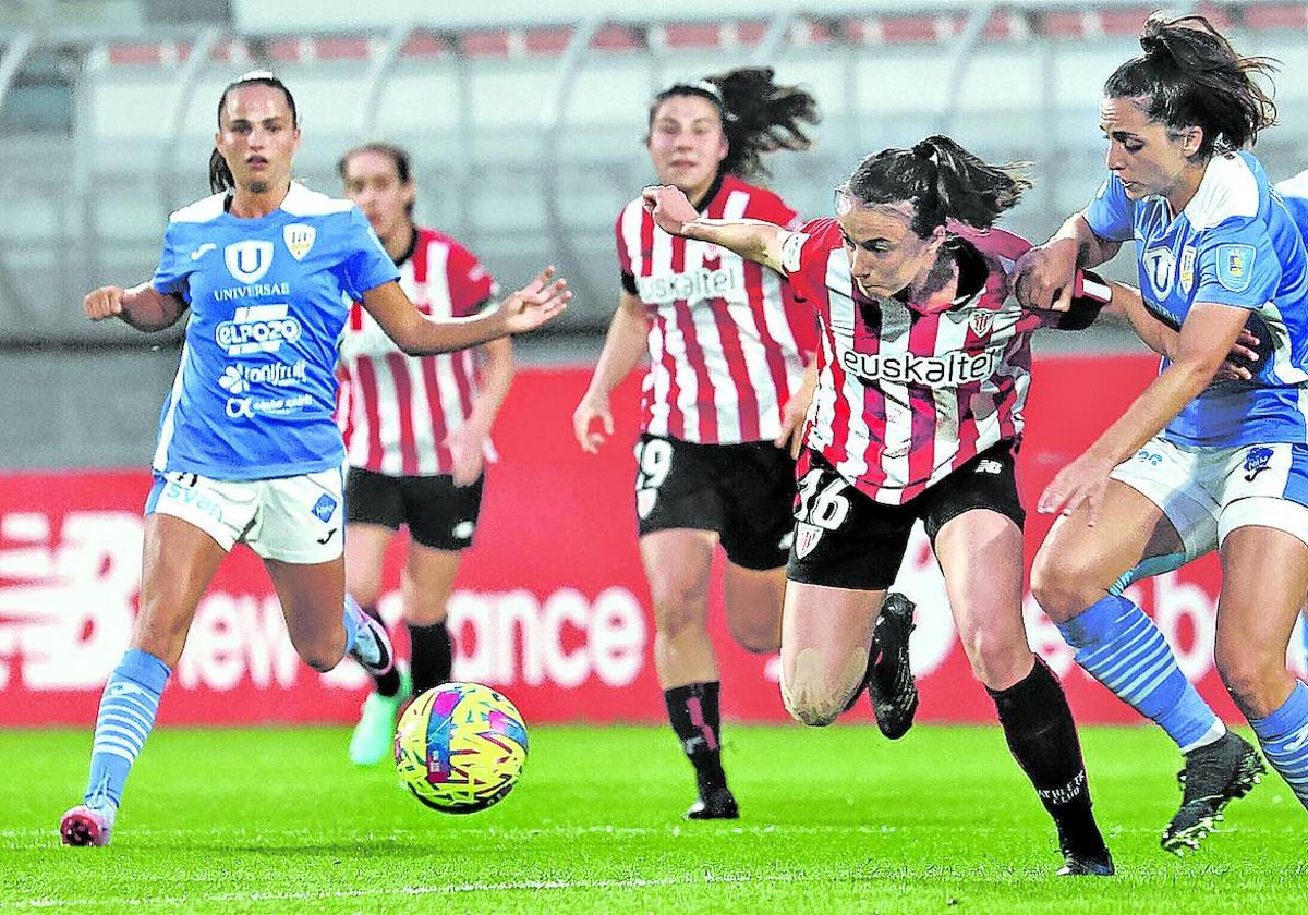 Ane Azkona, con contrato hasta 2026, es uno de los pilares del Athletic femenino.