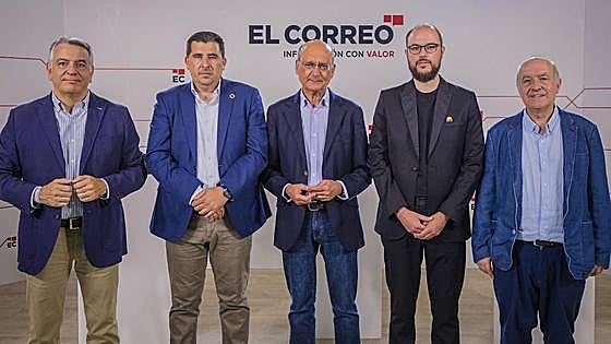 Los pactos de Gobierno: reproches, líneas rojas, aspiraciones y voluntades