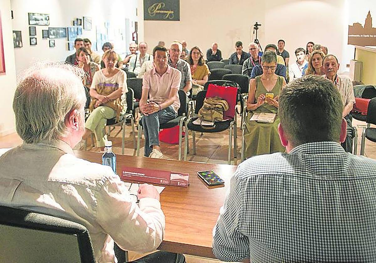 Bueno Sánchez y Riaño, durante la inauguración oficial del curso.