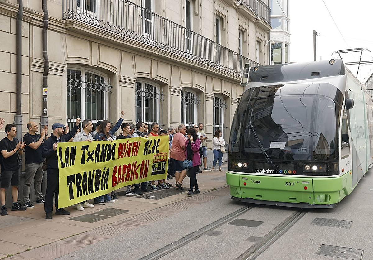 El tranvía de Vitoria para hoy en horas punta