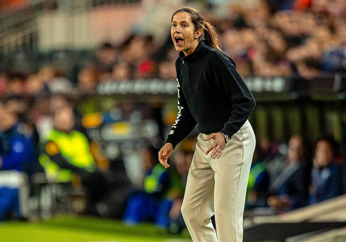 Las Gloriosas cesan a Juaristi y apuestan por Andrea Esteban en el banquillo