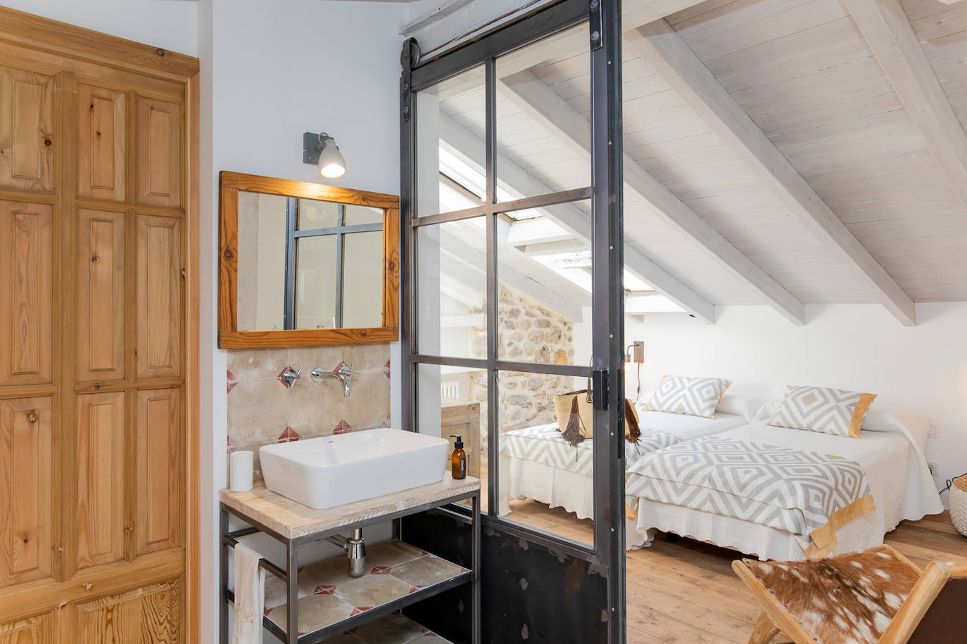 La espectacular casa rural del siglo XVI en Cantabria para cuidar cuerpo y mente