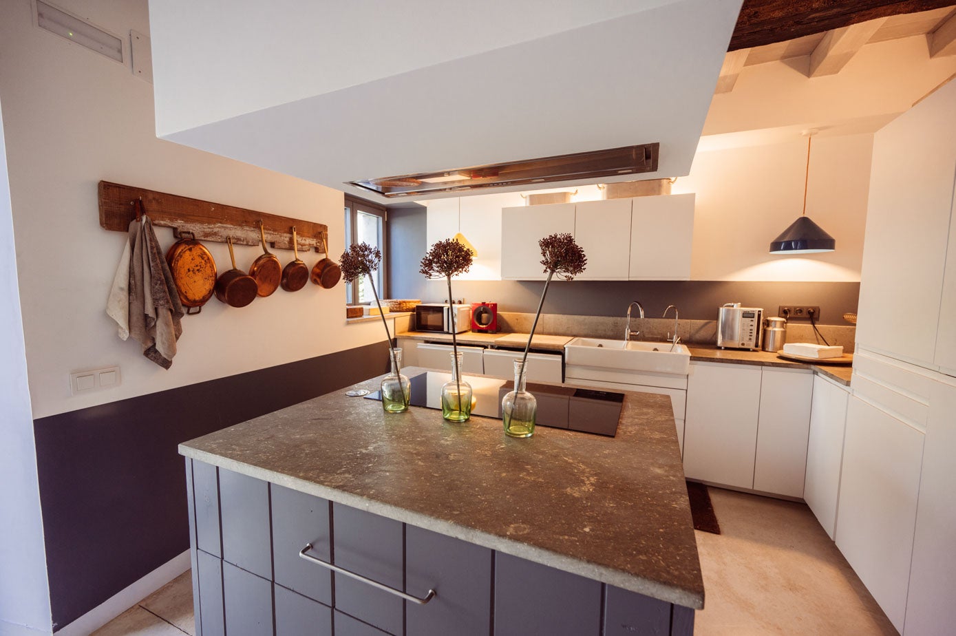 La espectacular casa rural del siglo XVI en Cantabria para cuidar cuerpo y mente