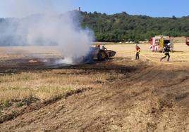 Sofocan un incendio en un tractor en la localidad alavesa de Guevara