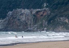 Vista de la playa Berria en Santoña.