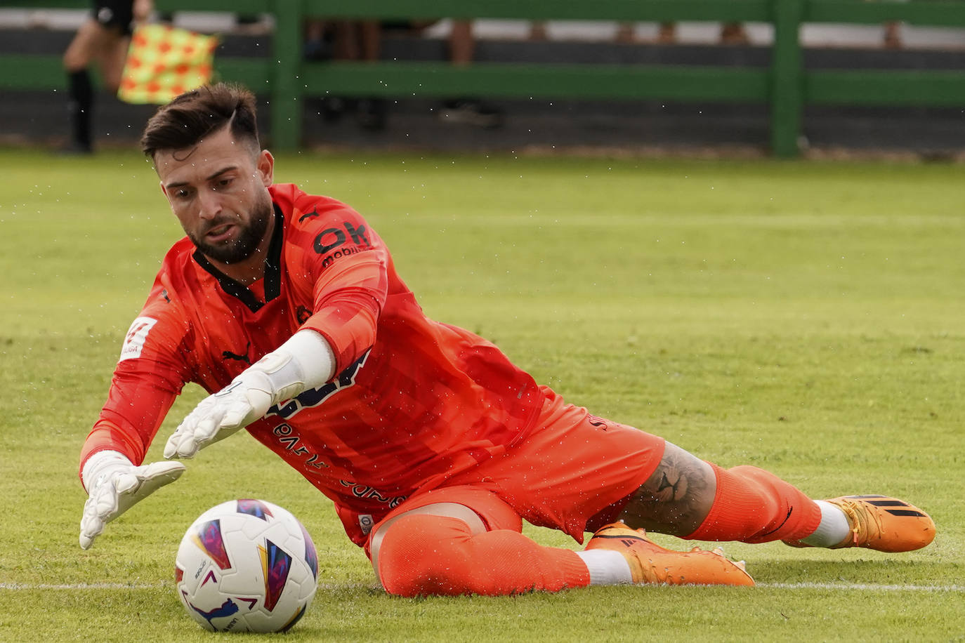 Victoria del Alavés frente al Racing en el primer amistoso de la temporada