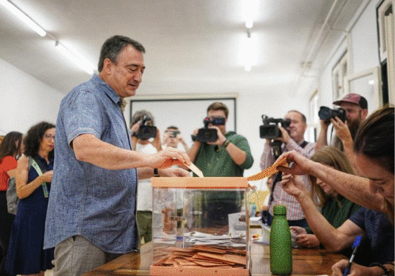 Las anécdotas en Euskadi: una mesa alavesa, la más tardía en constituirse en España, y tres colegios de Beasain que retrasarán su cierre