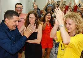 Senderos junto a sus compañeros en la celebración de la calle Arca.