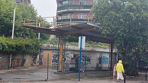 El Ayuntamiento de Getxo comenzará a desmantelar este miércoles la gasolinera de Getxo que se cerró en 2016