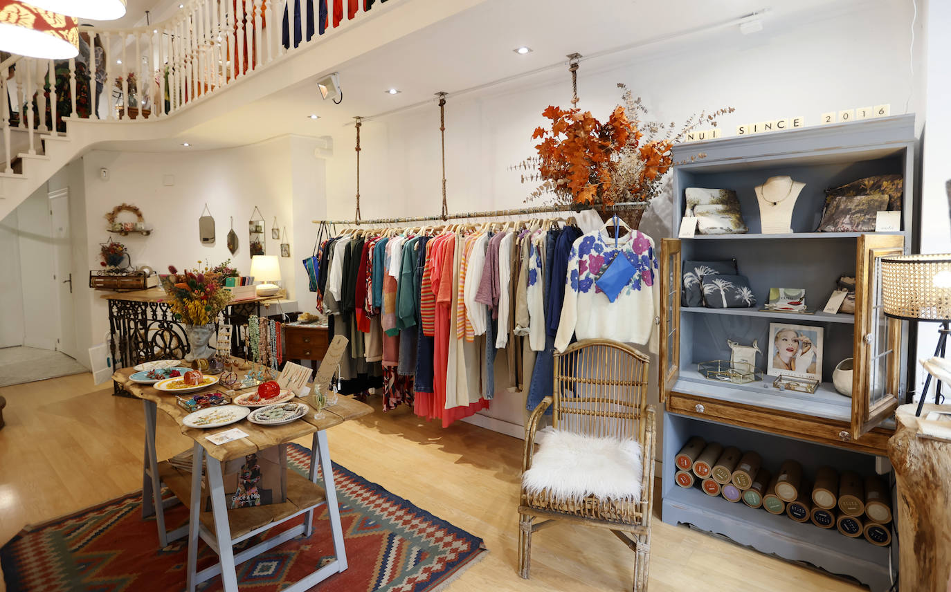 De antigua librería de Getxo a tienda de ropa «para ir diferente en el día a día»