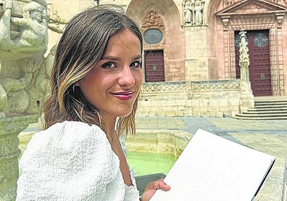 La eibarresa Andrea García es una 'influencer' del arte con miles de seguidores en Instagram, que le encargan trabajos como el del matador Morante de la Puebla.