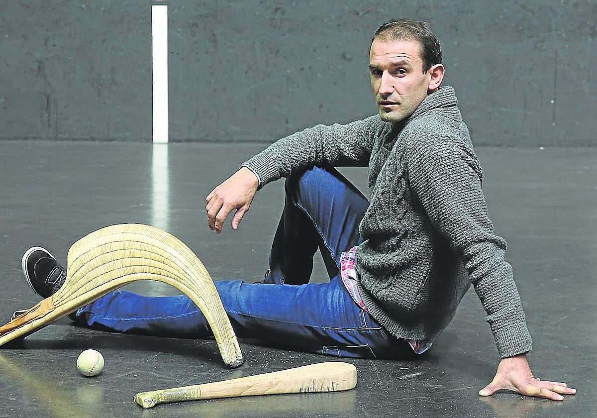 Gotzon Enbil cumple su segunda legislatura como presidente de la Federación Vasca de Pelota desde que accedió al cargo en 2017.