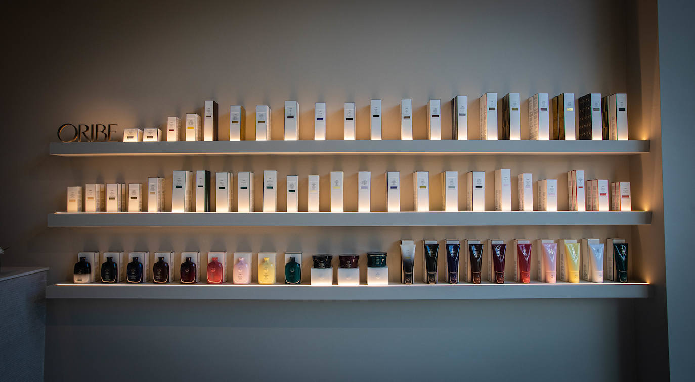 La nueva peluquería de diseño en Bilbao a la que puedes llevarte al perro y comer frente al Guggenheim