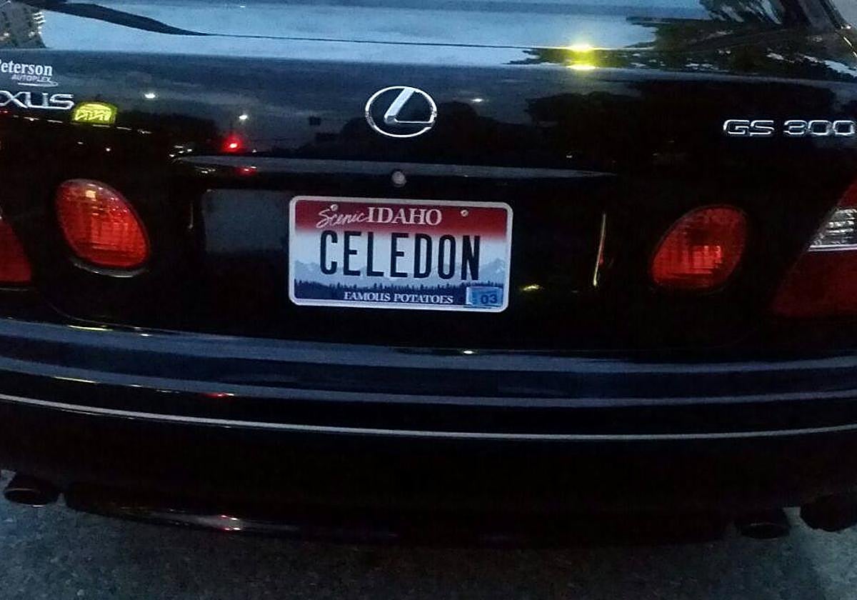 La matrícula de 'Famous Potatoes'.