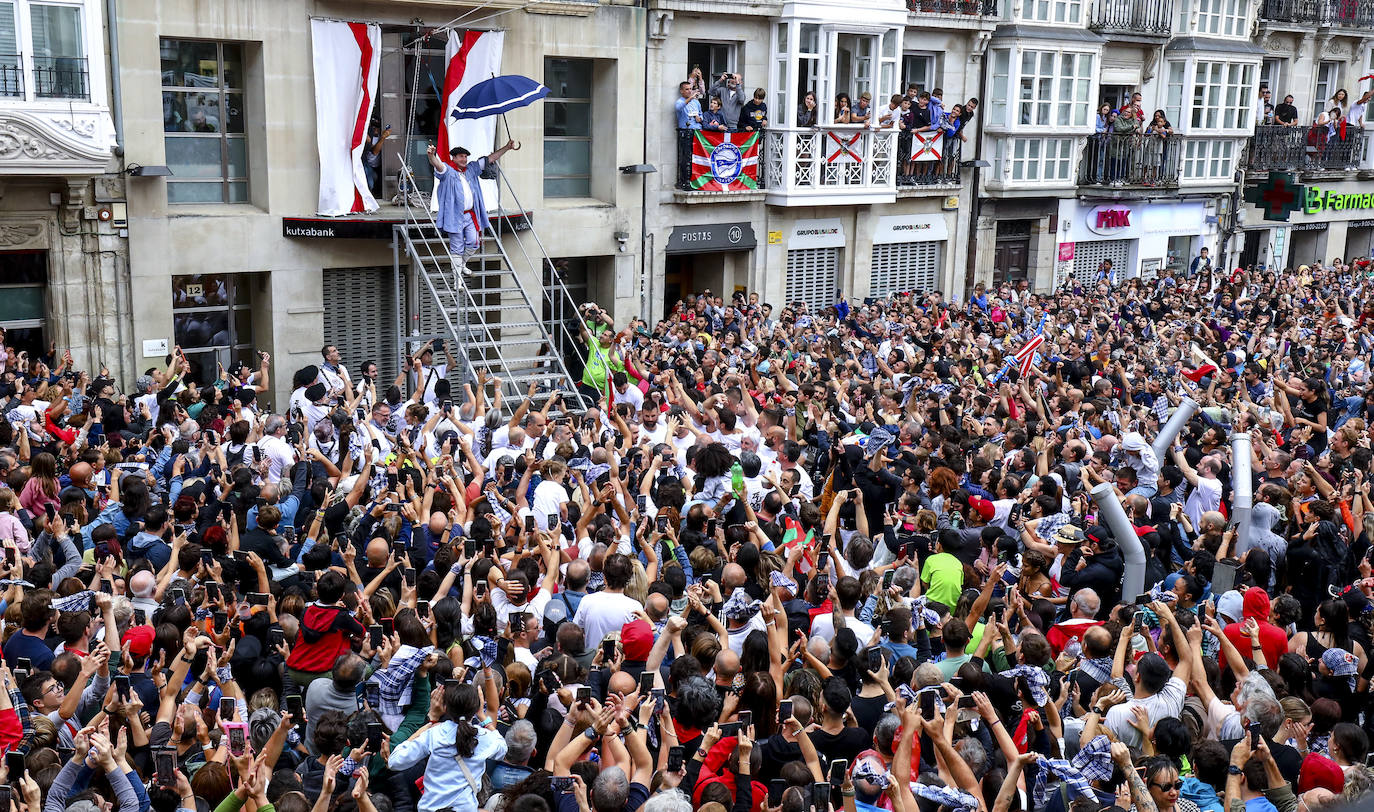 Las mejores fotos del Chupinazo y la Bajada de Celedón