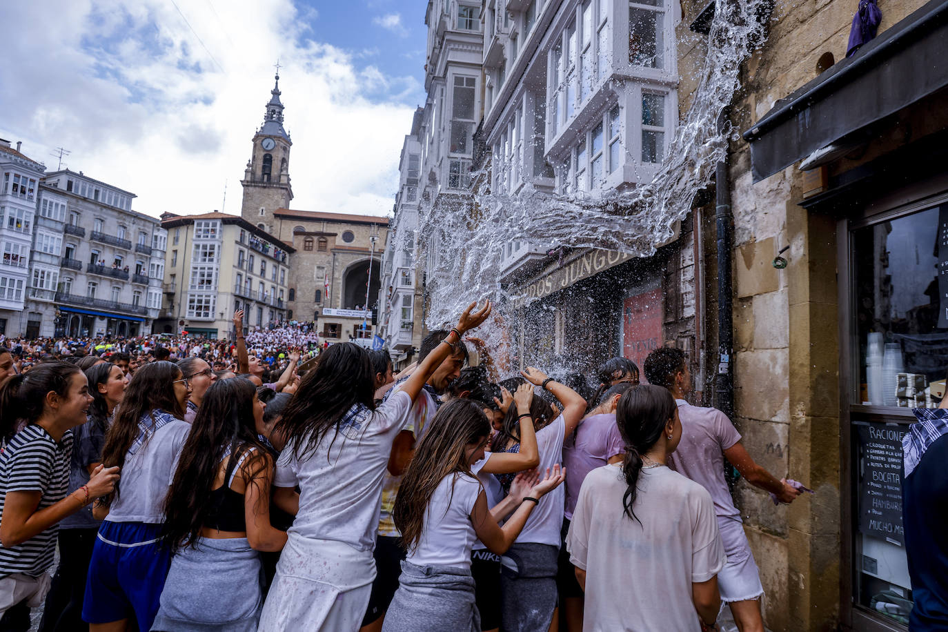 Las mejores fotos del Chupinazo y la Bajada de Celedón