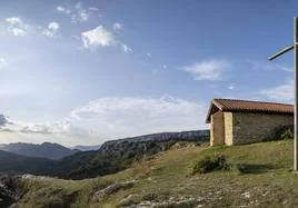 Devoción, vistas privilegiadas y txoripan en la tradicional romería de San Lorenzo de Valderejo