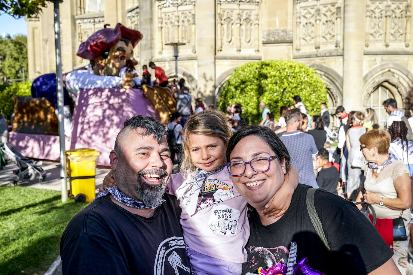 Los Pouiglaras, de Girona, fascinados con el Gargantúa.