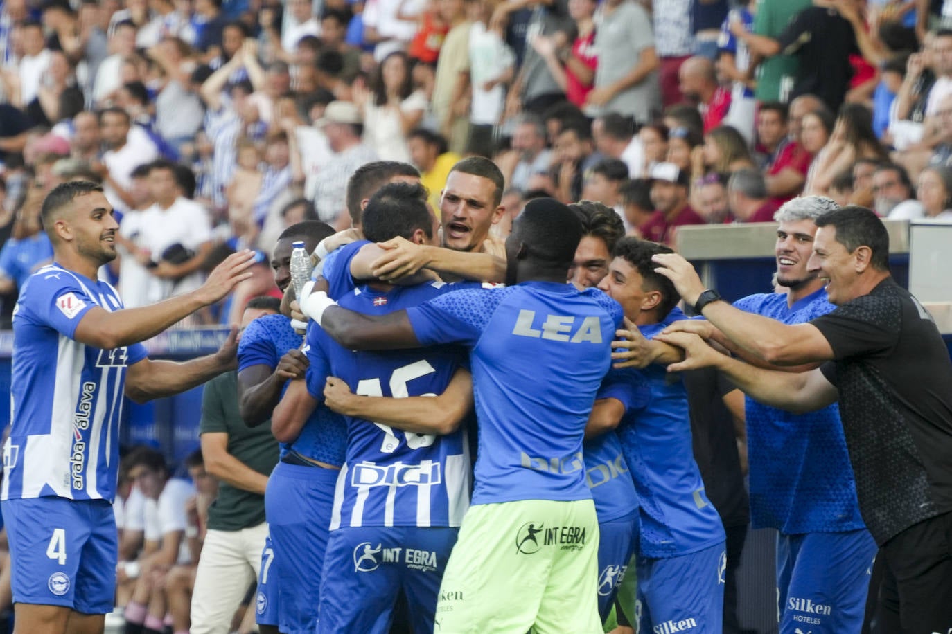 El fútbol de Primera vuelve a Mendizorroza