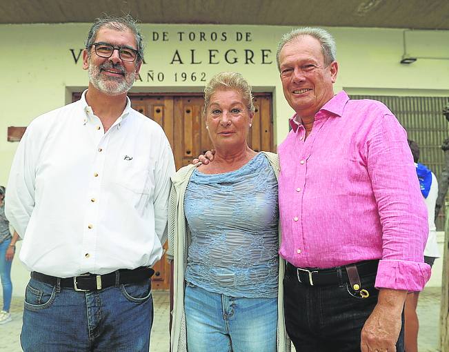 Txema Muguruza, Mari Carmen Alario y José Mari Losa. 