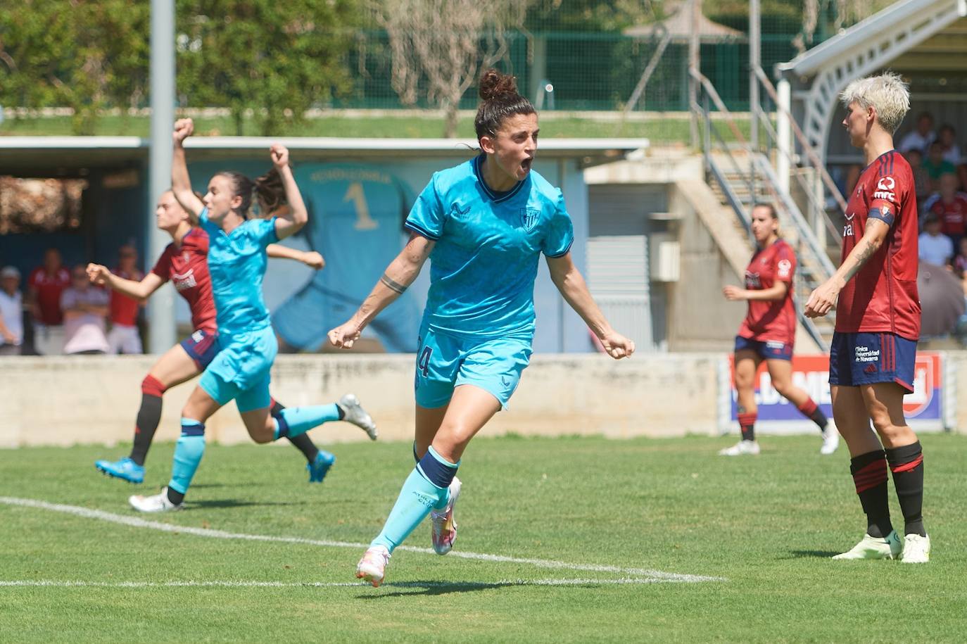 Sanadri celebra el tanto anotado en Mendigorria