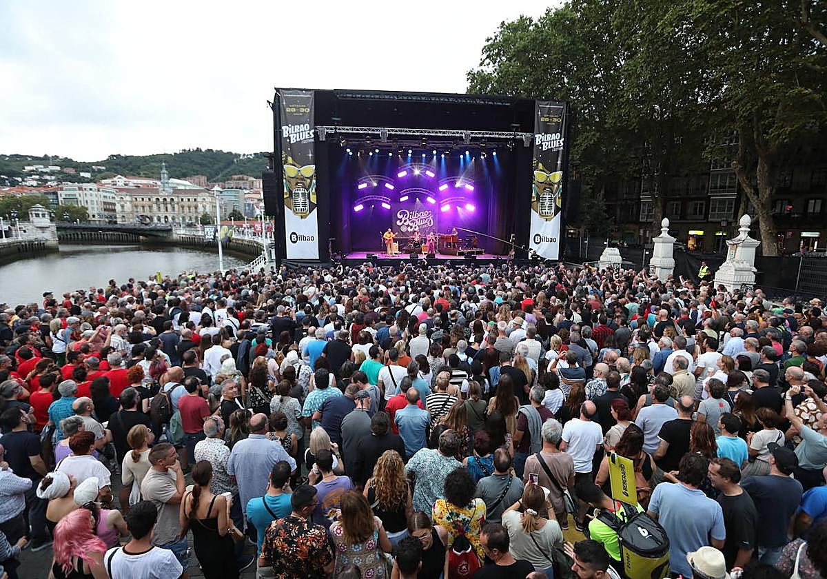 Facua denuncia a un nuevo festival en Bilbao por imponer el pago con tarjeta