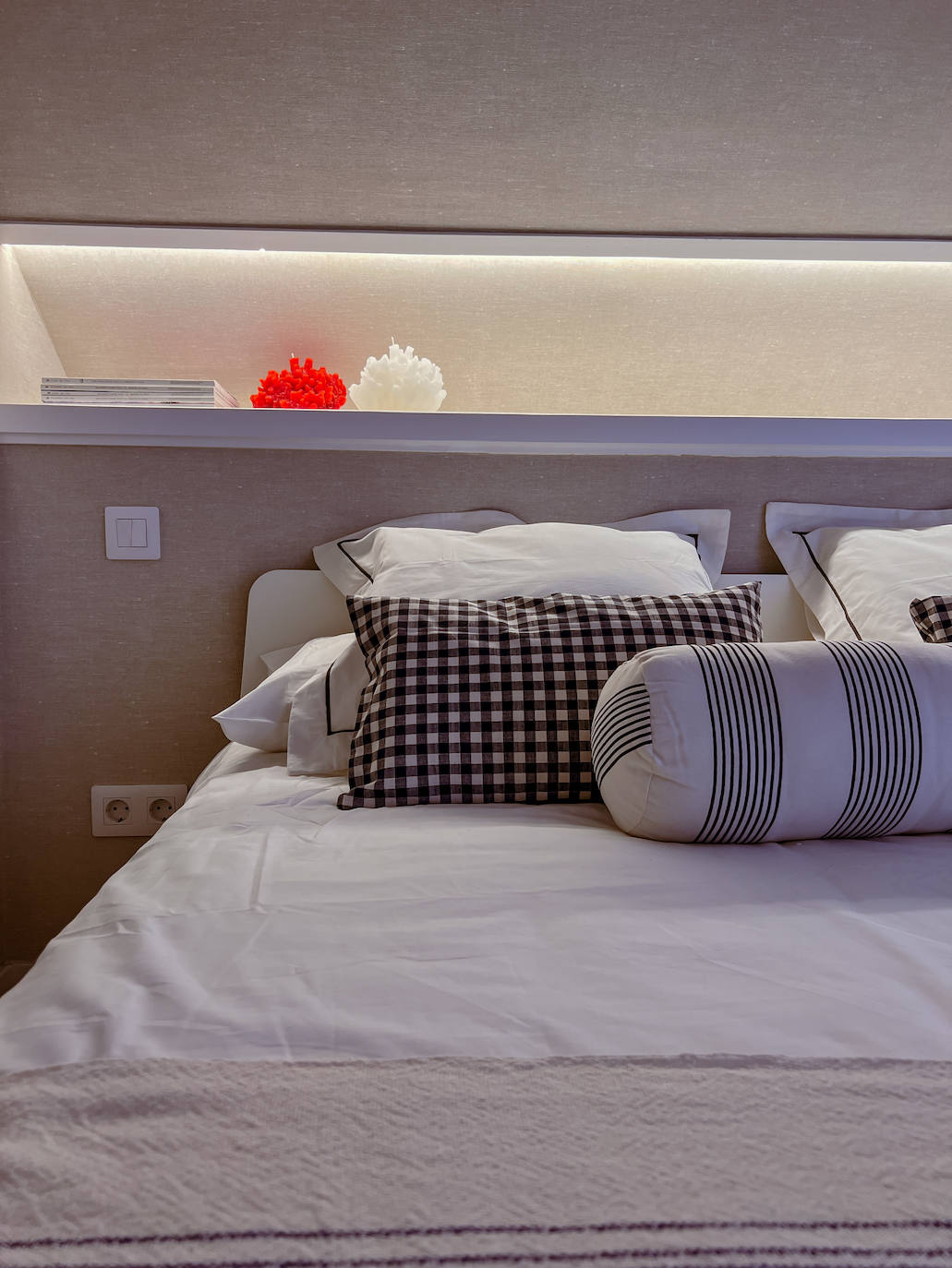 El ático de 54 metros de una pareja en Lekeitio con vistas al puerto y encanto marinero