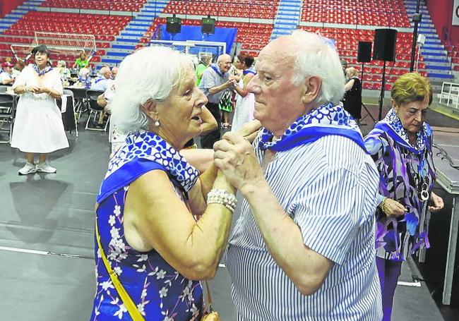 Los bailes son una de las actividades preferidas.