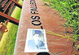 Recuerdo. Cedieron una fotografía para el Centro.