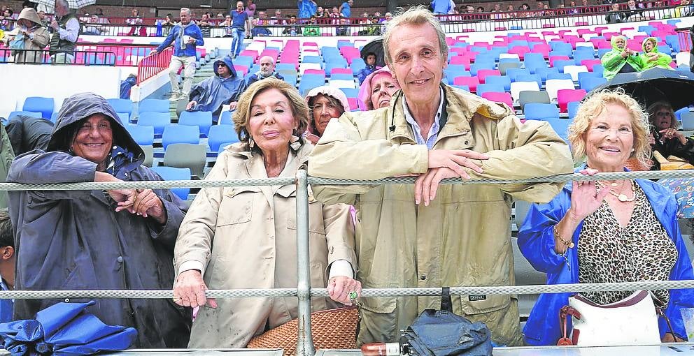 Fortunata Martínez de las Rivas, Pilar Aresti, Javier Elorza y Purificación de la Peña.