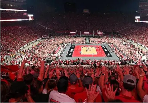 Aspecto de las gradas en el encuentro de voleibol. NCAA