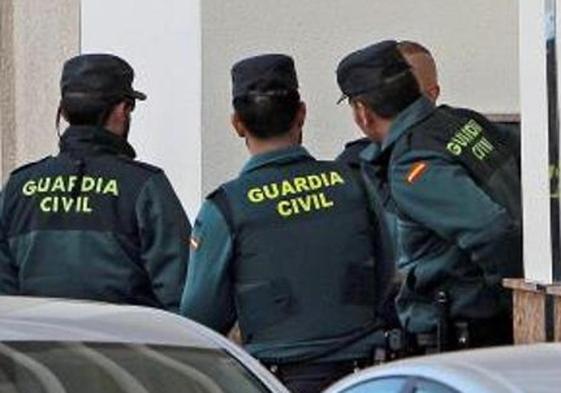 Tres agentes de la Guardia Civil, en una imagen de archivo.