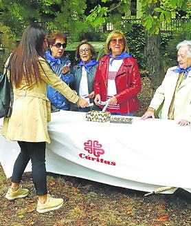 Imagen secundaria 2 - Una celebración con chubasquero
