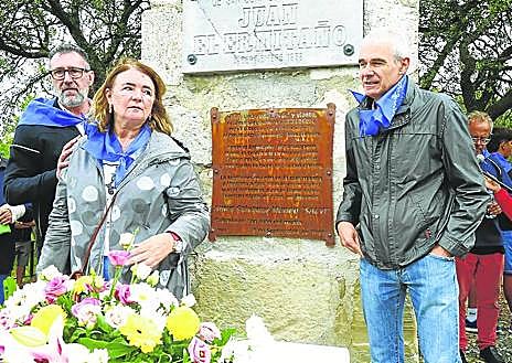Imagen secundaria 1 - Una celebración con chubasquero