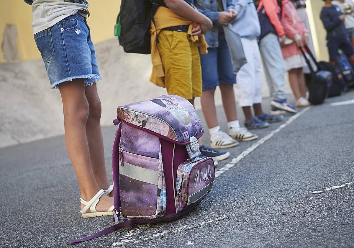 Las familias vascas gastarán de media 2.047 euros por hijo este curso