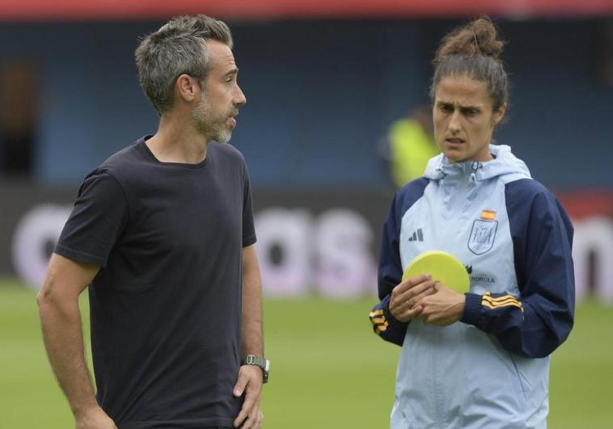 Jorge Vilda y Montse Tomé, durante un entrenamiento.