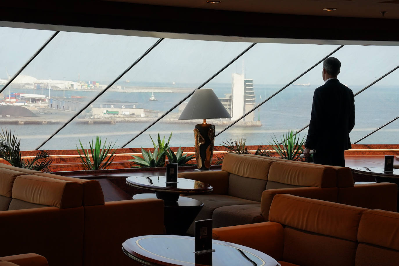 Así el MSC Fantasia, el colosal crucero que ha llegado a Getxo