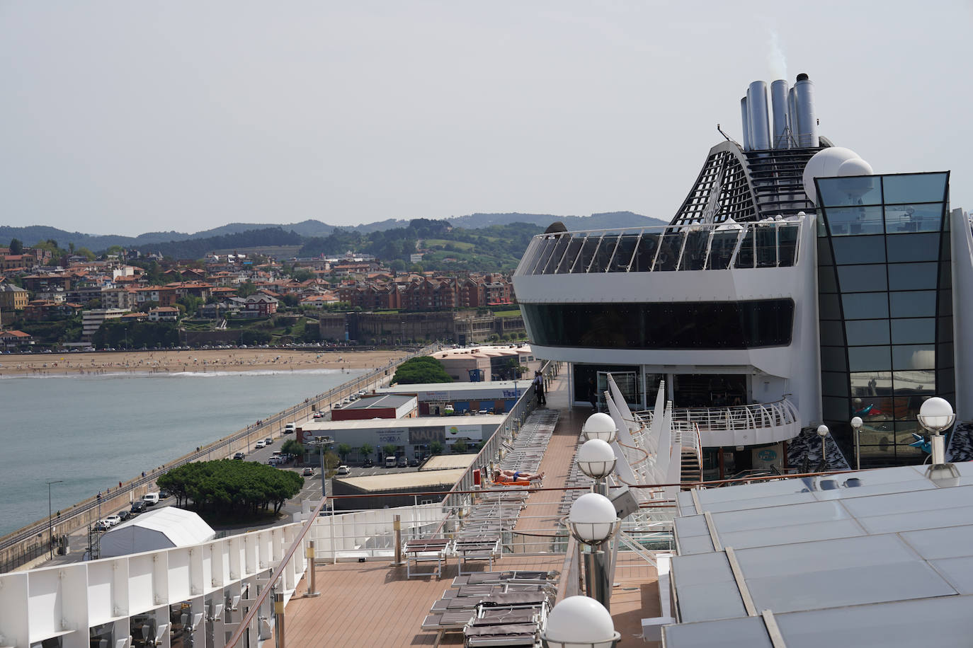 Así el MSC Fantasia, el colosal crucero que ha llegado a Getxo