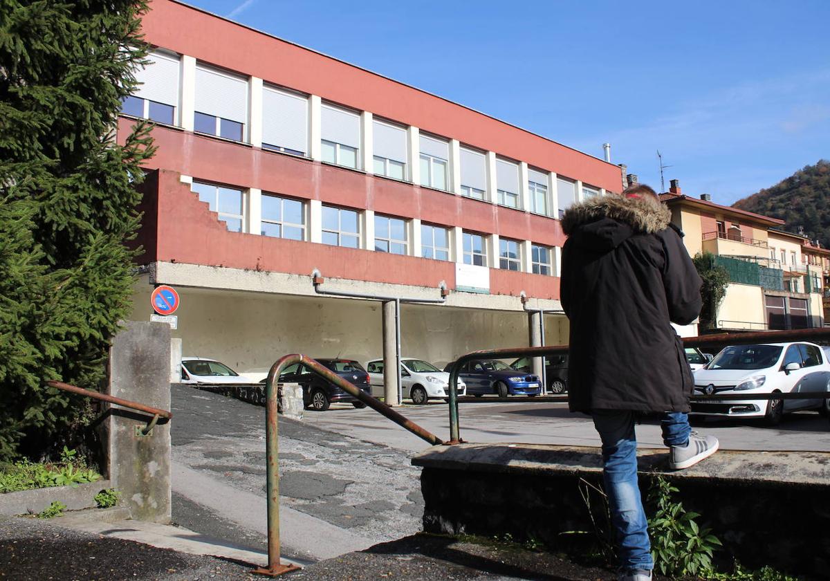 El colegio de Areta será más accesible pero las obras retrasan la apertura de la biblioteca.