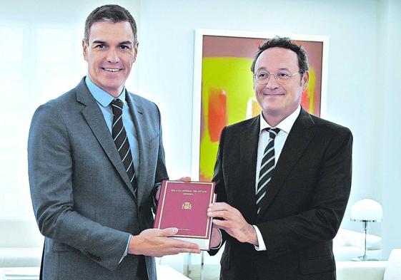 Pedro Sánchez se reunió ayer con el fiscal general del Estado, Álvaro García Ortiz.
