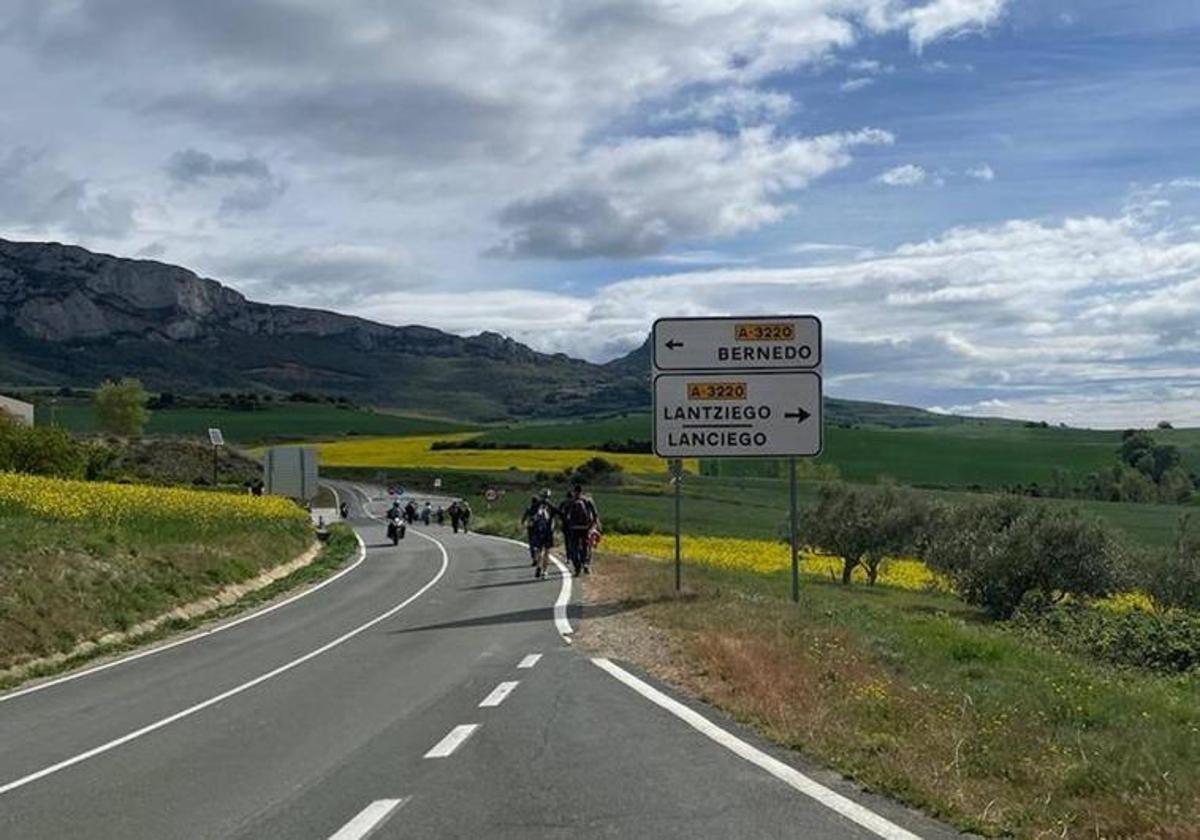 Imagen de una carretera cercana a Lanciego, ajena a la noticia,