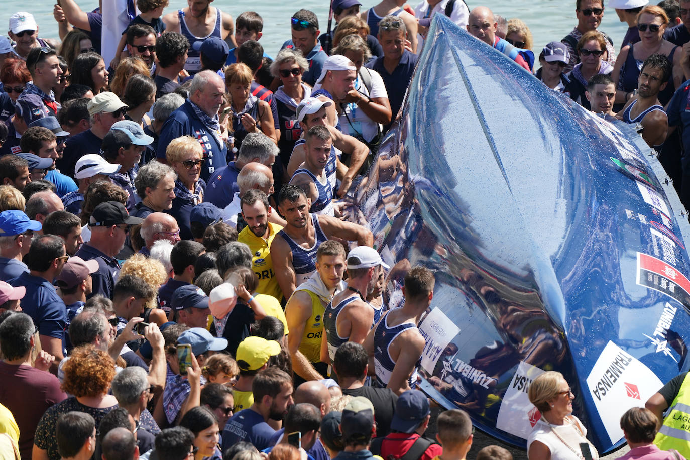 Las imágenes de la celebración de Urdaibai tras coronar La Concha