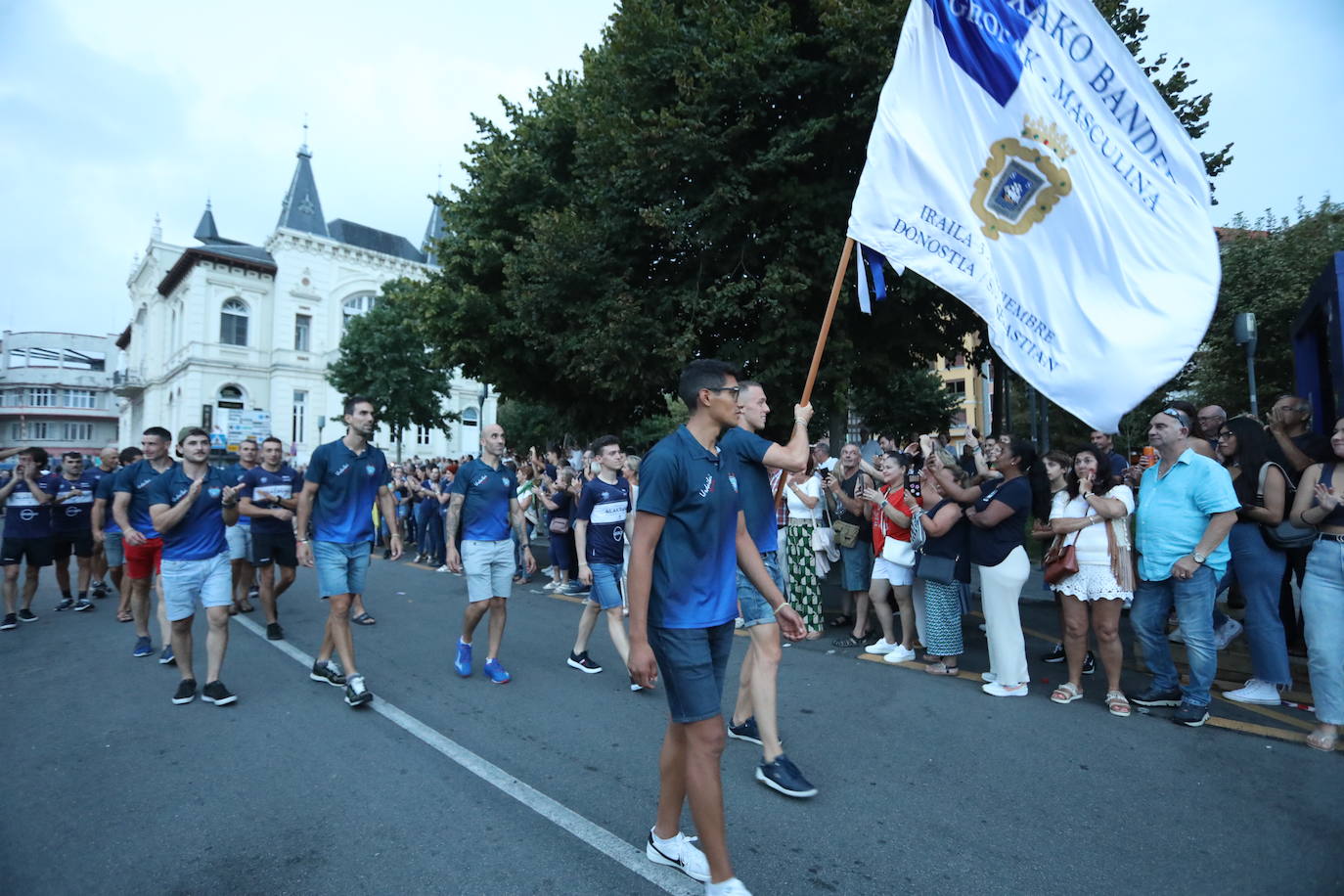 Bermeo rinde tributo a sus héroes