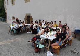 Ahalduntze Bertso Eskola Feministan parte hartu nahi duzu?